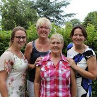 Het bestuur met Annie Bischop